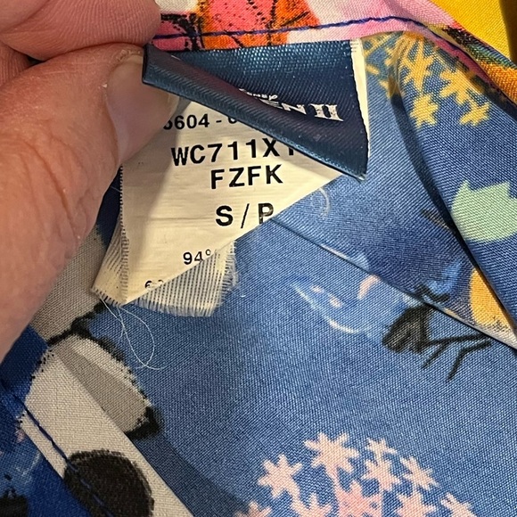 💙 Bundle de 3 hauts de scrub Disney - Taille S
Disney Scrub Top Bundle - Size S - Picture 7 of 8